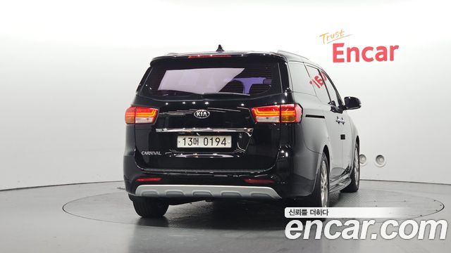 Kia Canival 2017 — photo 4