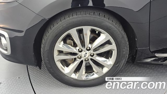 Kia Canival 2017 — photo 5