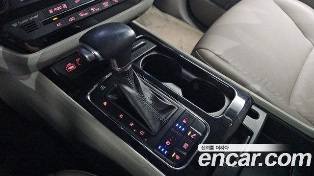 Kia Canival 2017 — photo 9