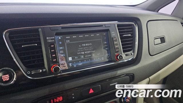 Kia Canival 2017 — photo 14