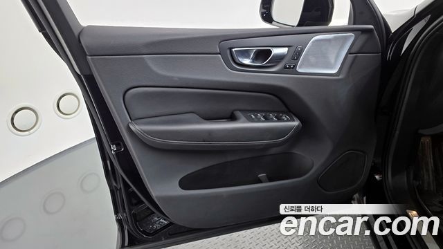 Volvo XC60 2022 — photo 14