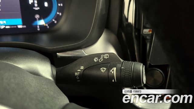 Volvo XC60 2022 — photo 27