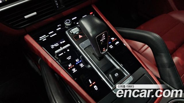 Porsche Cayenne 2020 — photo 12