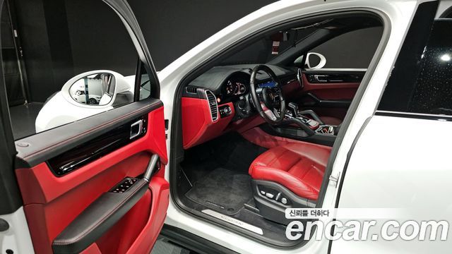 Porsche Cayenne 2020 — photo 13