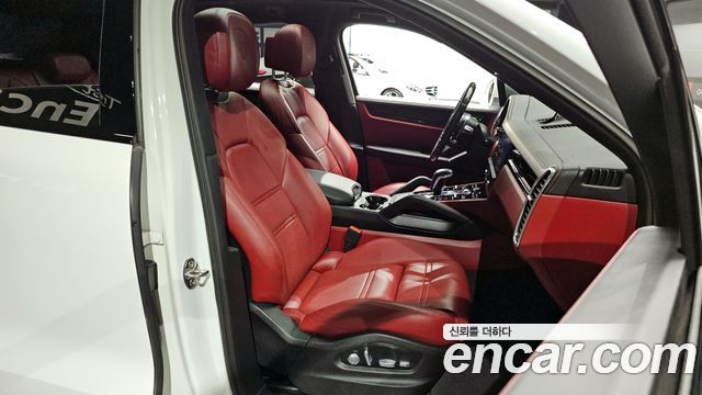 Porsche Cayenne 2020 — photo 18