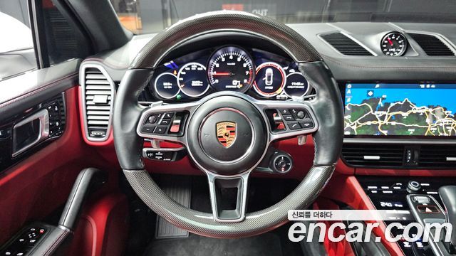 Porsche Cayenne 2020 — photo 19