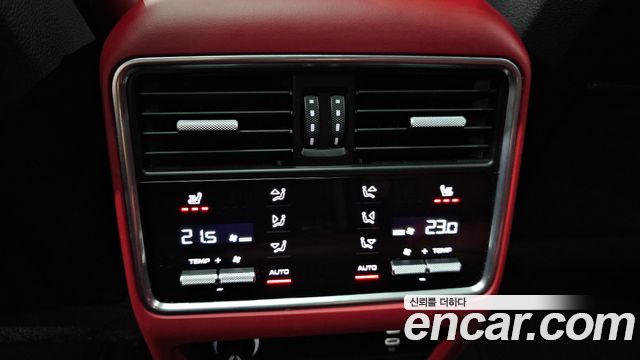 Porsche Cayenne 2020 — photo 23