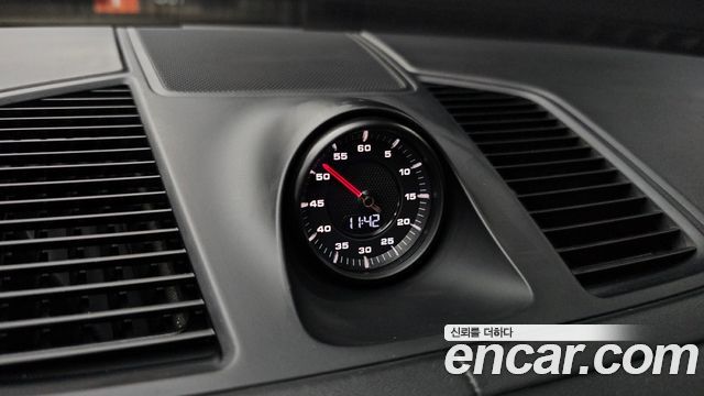 Porsche Cayenne 2020 — photo 24