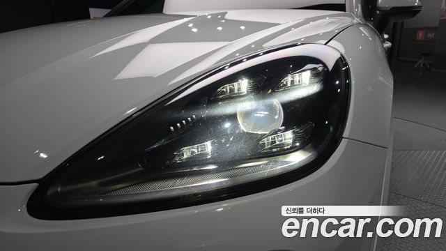 Porsche Cayenne 2020 — photo 8