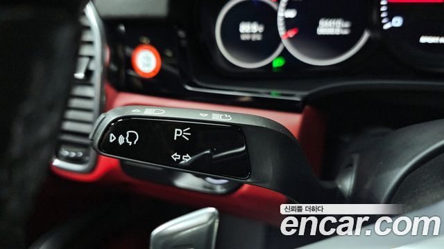 Porsche Cayenne 2020 — photo 29