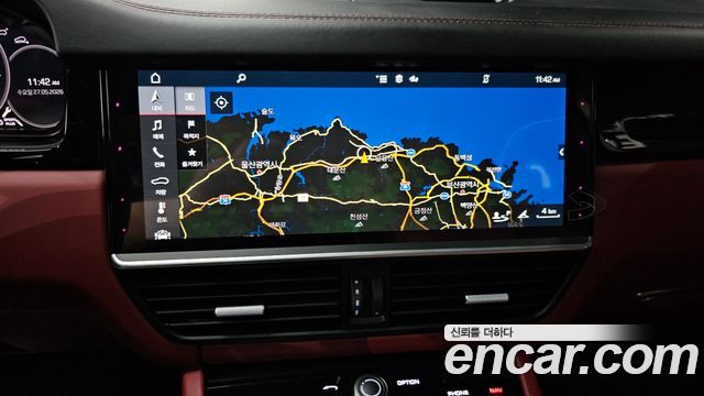 Porsche Cayenne 2020 — photo 32