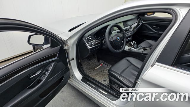 BMW 5-Series 2013 — photo 10