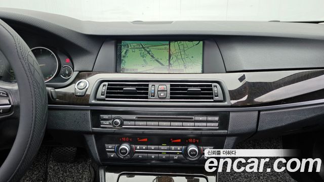 BMW 5-Series 2013 — photo 12