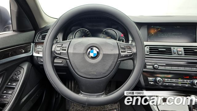 BMW 5-Series 2013 — photo 13