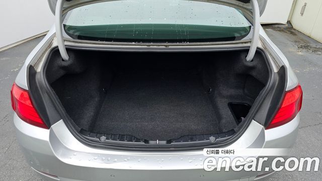 BMW 5-Series 2013 — photo 16