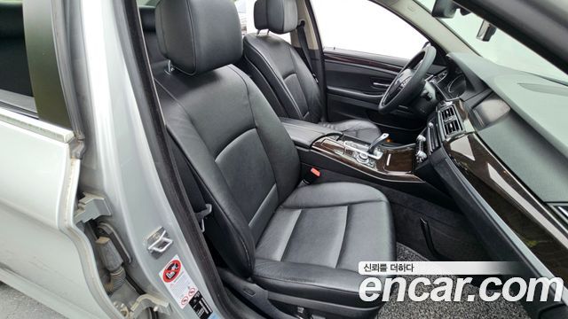 BMW 5-Series 2013 — photo 18