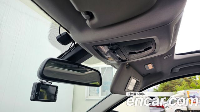 BMW 5-Series 2013 — photo 19