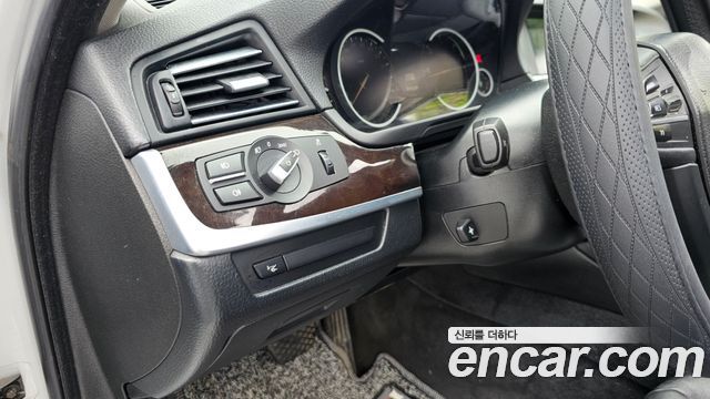 BMW 5-Series 2013 — photo 20