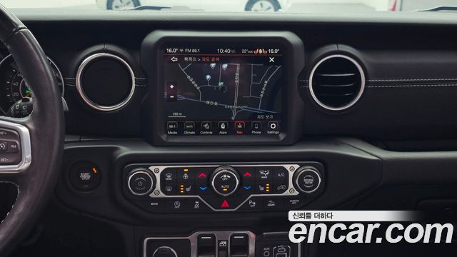 Jeep Wrangler 2023 — photo 20