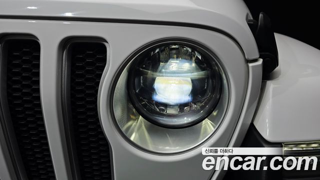 Jeep Wrangler 2023 — photo 8