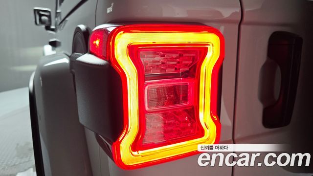Jeep Wrangler 2023 — photo 9