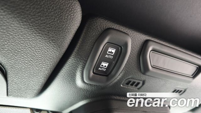 Jeep Wrangler 2023 — photo 32