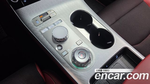 Genesis GV70 2025 — photo 9