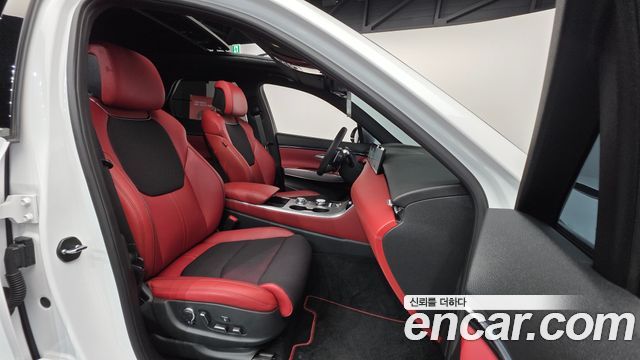Genesis GV70 2025 — photo 10