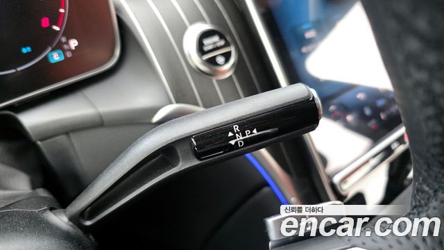 Mercedes-Benz GLC-Class 2025 — photo 12