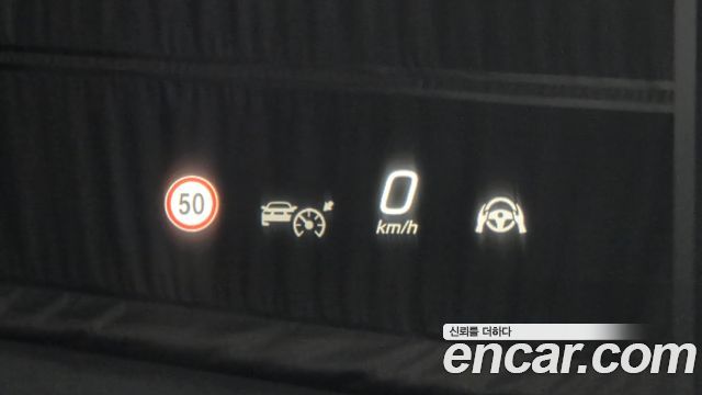 Mercedes-Benz GLC-Class 2025 — photo 24