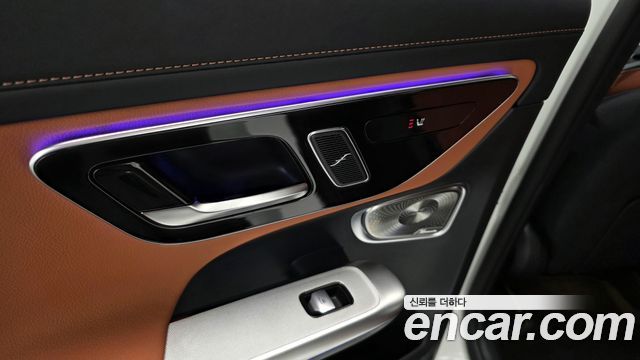 Mercedes-Benz GLC-Class 2025 — photo 28