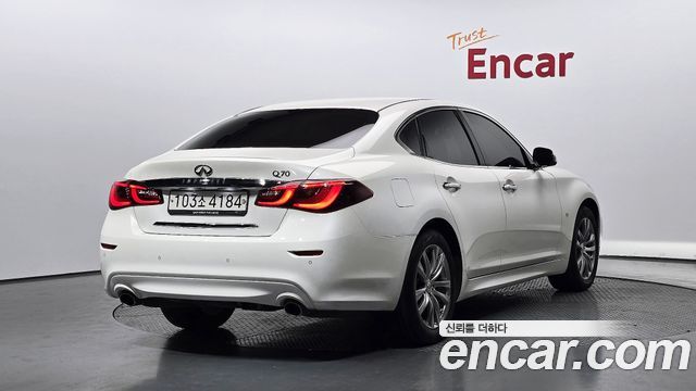 Infiniti Q70 2019 — photo 2