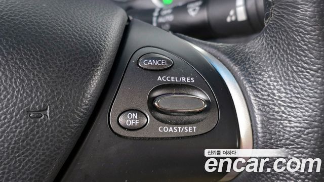 Infiniti Q70 2019 — photo 15