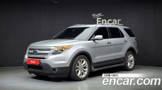 Ford Explorer 2013 — photo 1