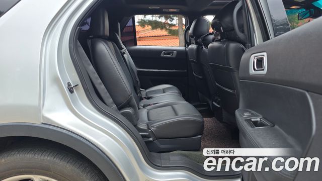Ford Explorer 2013 — photo 18