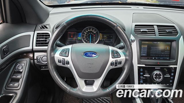 Ford Explorer 2013 — photo 19