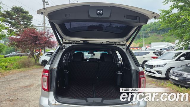 Ford Explorer 2013 — photo 26