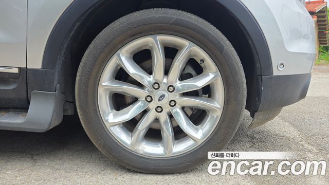 Ford Explorer 2013 — photo 7