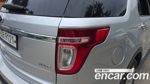 Ford Explorer 2013 — photo 9
