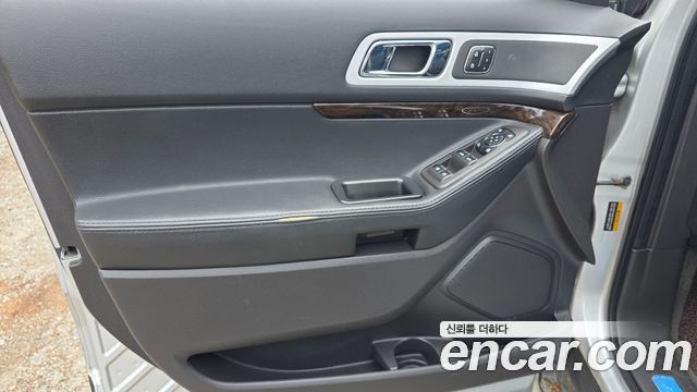 Ford Explorer 2013 — photo 14