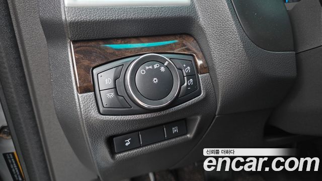 Ford Explorer 2013 — photo 31