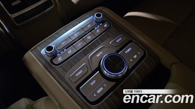 Kia K9 2023 — photo 26