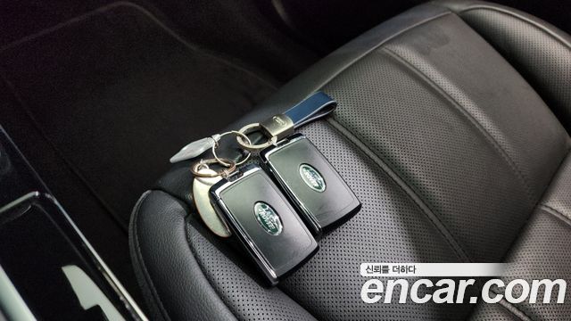 Land Rover Range Rover Evoque 2020 — photo 16