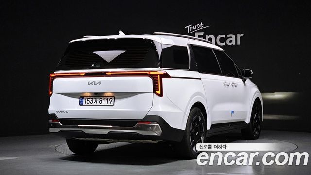 Kia Canival 2025 — photo 2