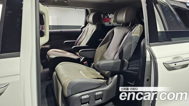 Kia Canival 2025 — photo 11
