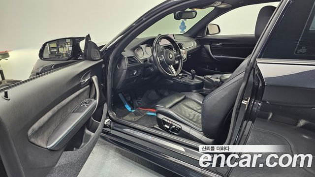 BMW M2 2018 — photo 13