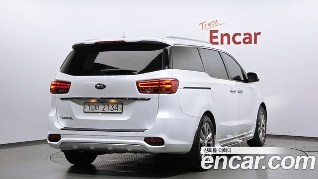 Kia Canival 2019 — photo 2