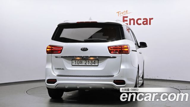 Kia Canival 2019 — photo 4