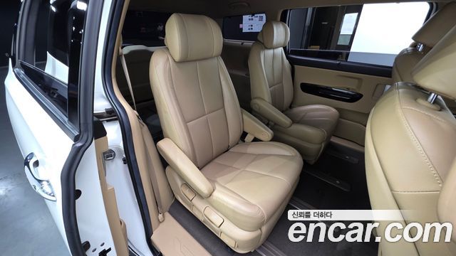 Kia Canival 2019 — photo 11