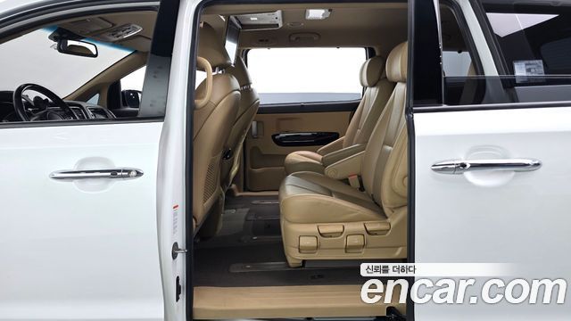 Kia Canival 2019 — photo 12